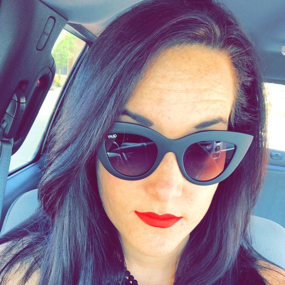 Meet your Posher, Danielle - Picture 1 of 1